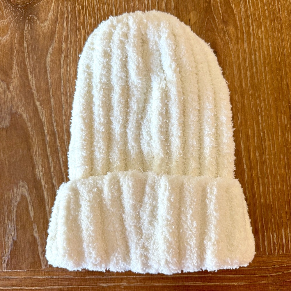 NWT Kid’s Spyder fuzzy ivory knit beanie L / XL 10-16 - Picture 4 of 7